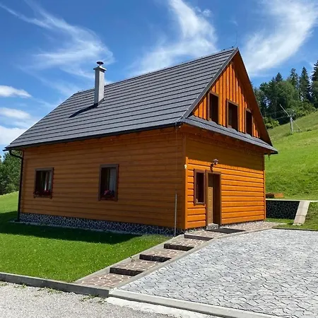 Hldocin, Uhliska, Ostrazica, Zmrazov Lodge