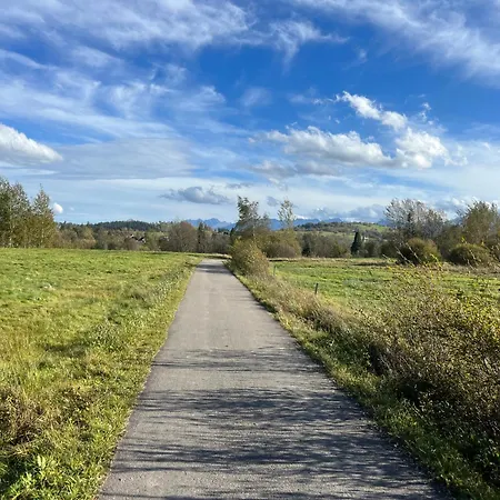 Hldocin, Uhliska, Ostrazica, Zmrazov ロッジ