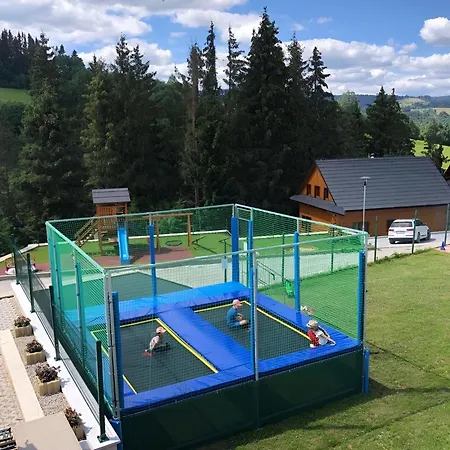 Hldocin, Uhliska, Ostrazica, Zmrazov ロッジ Nižná