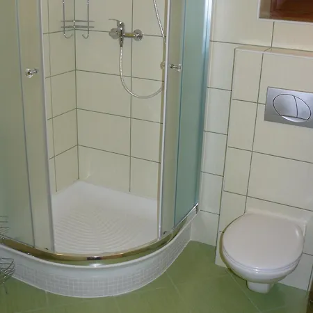 Hldocin, Uhliska, Ostrazica, Zmrazov Nižná