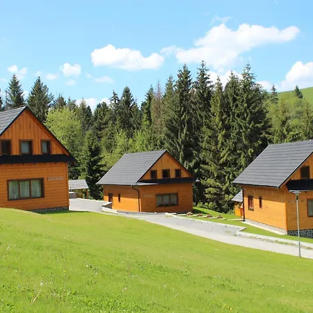 Hldocin, Uhliska, Ostrazica, Zmrazov 山林小屋 Nižná