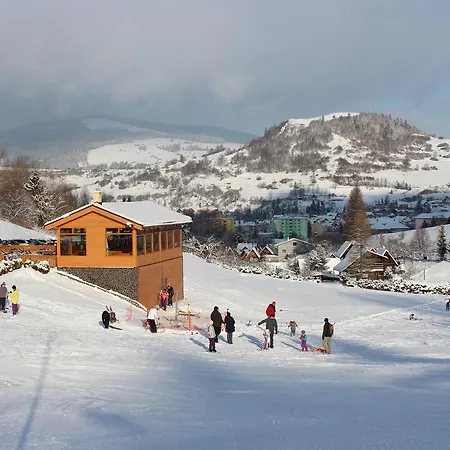 Hldocin, Uhliska, Ostrazica, Zmrazov ロッジ