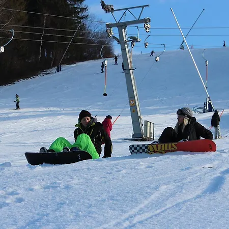 Hldocin, Uhliska, Ostrazica, Zmrazov Lodge *