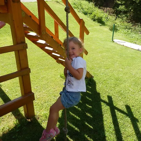 Hldocin, Uhliska, Ostrazica, Zmrazov *